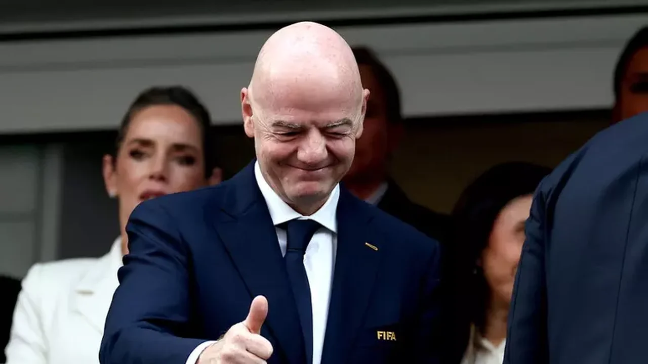 Infantino pede desculpas por erros em projeto da Fifa