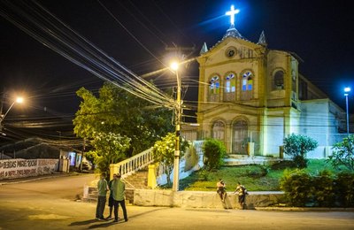 Mutirão de iluminação beneficia moradores de Fernão Velho