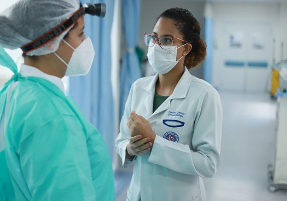 Fonoaudiólogos do Hospital Metropolitano de Alagoas alertam para riscos de engasgos