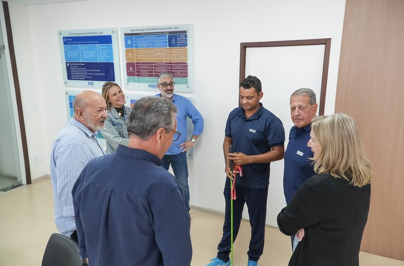 Lyra recebe nadador William Costa e celebra conquistas do SESI no esporte paralímpico