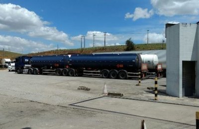 Sefaz apreende 160 mil litros de álcool com destino irregular a postos