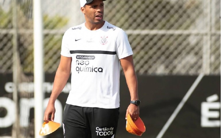 Corinthians revela três membros da comissão técnica de Fernando Lázaro