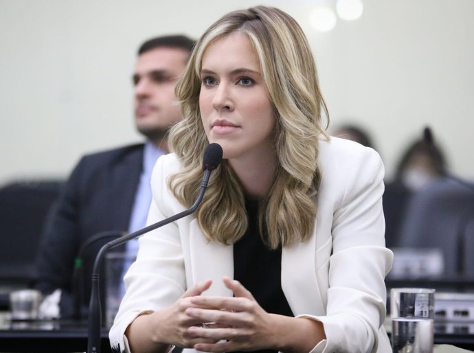 Cibele Moura destaca que Código de Proteção à Pessoa com TEA unifica legislação, cuidando do autista e de sua rede de apoio
