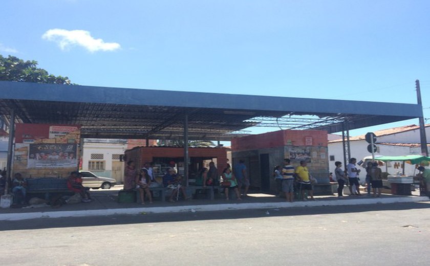 Terminal de ônibus da Praça da Faculdade será demolido, diz SMTT