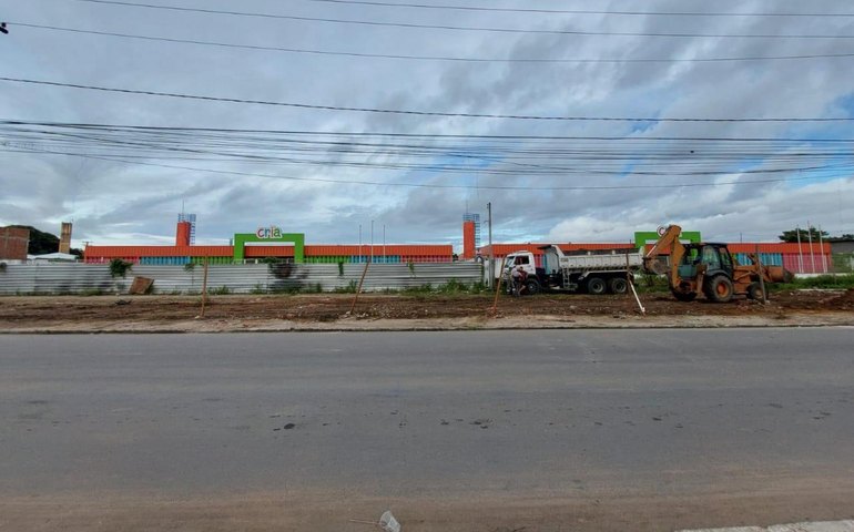 Seplag comemora reintegração de posse tranquila em área de creches Cria no Benedito Bentes