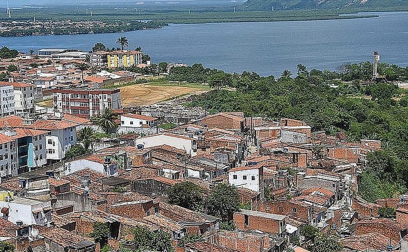 Após tremores, Defesa Civil alerta para risco de desabamento no Mutange