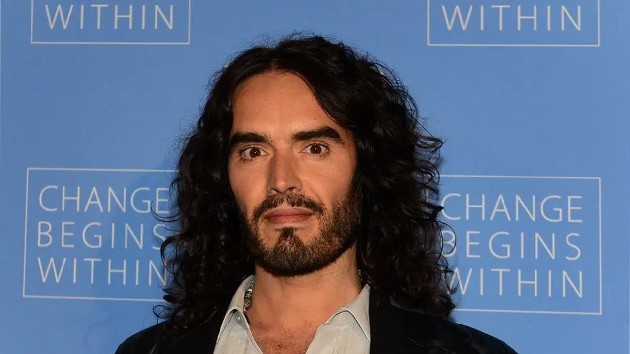 Em julgamento por estupro e agressão, Russell Brand é apontado como 'predador implacável e manipulador'