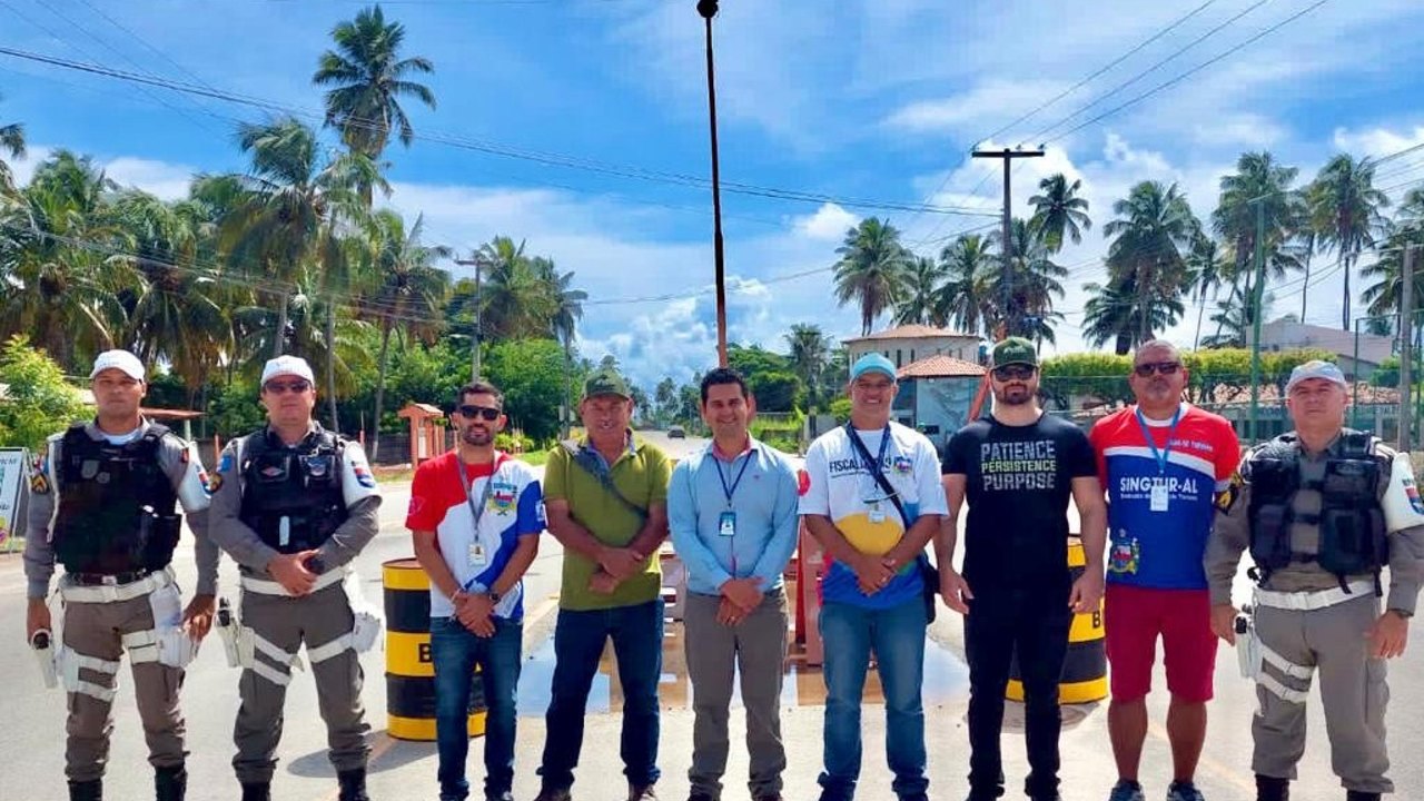 Setur fiscaliza transportes turísticos em Maragogi visando melhorar a qualidade do atendimento ao turista