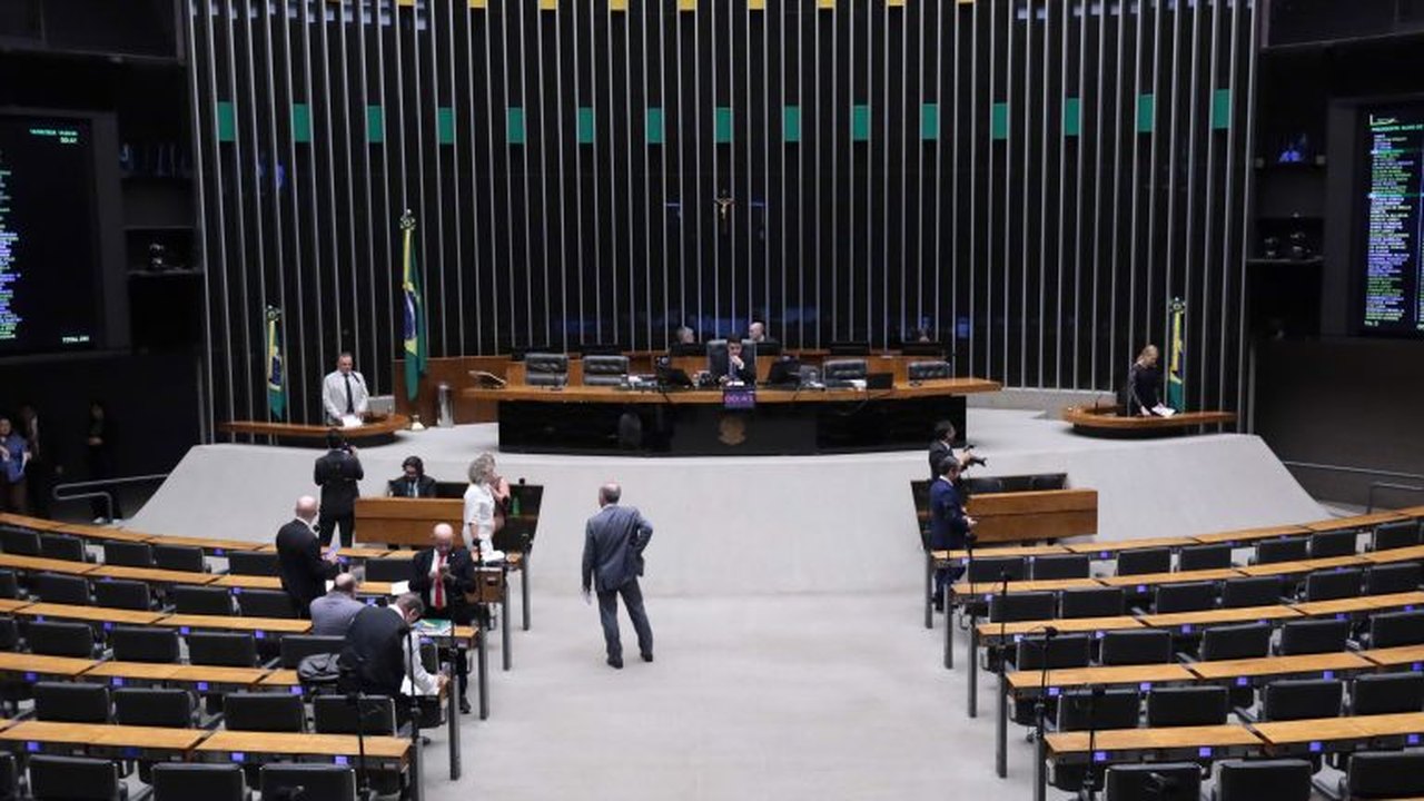 Minirreforma eleitoral cria programa de recuperação fiscal para partidos políticos