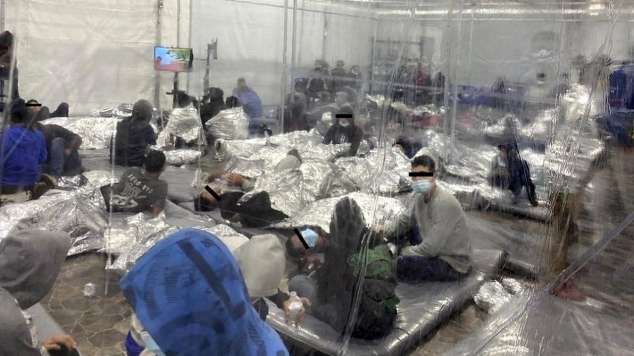 Chefe das prisões britânicas critica condições de detenção de imigrantes: até crianças presas em aeroporto