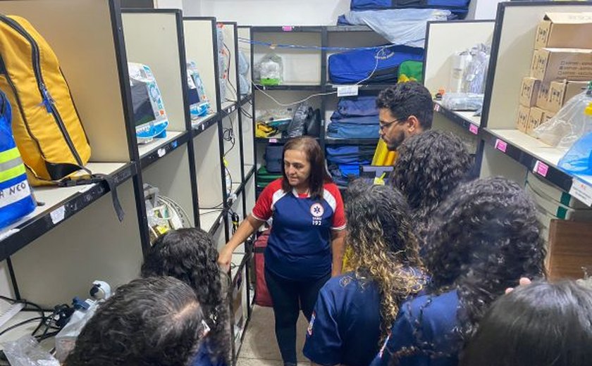 Alunos do Curso Técnico de Enfermagem do Ifal visitam Samu Maceió