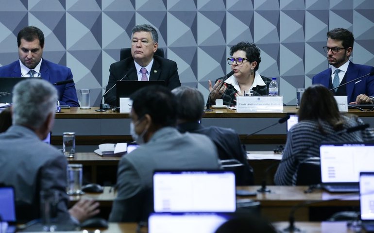 Ex-integrante de Conselho diz na CPI que alertou sobre fraudes no INSS