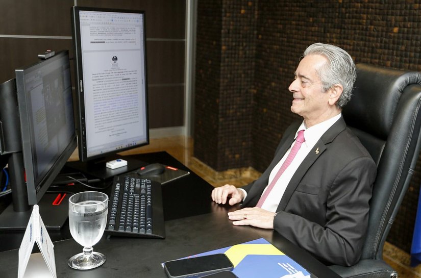 Presidente Fábio Bittencourt participa de sessão da 3ª Câmara Cível