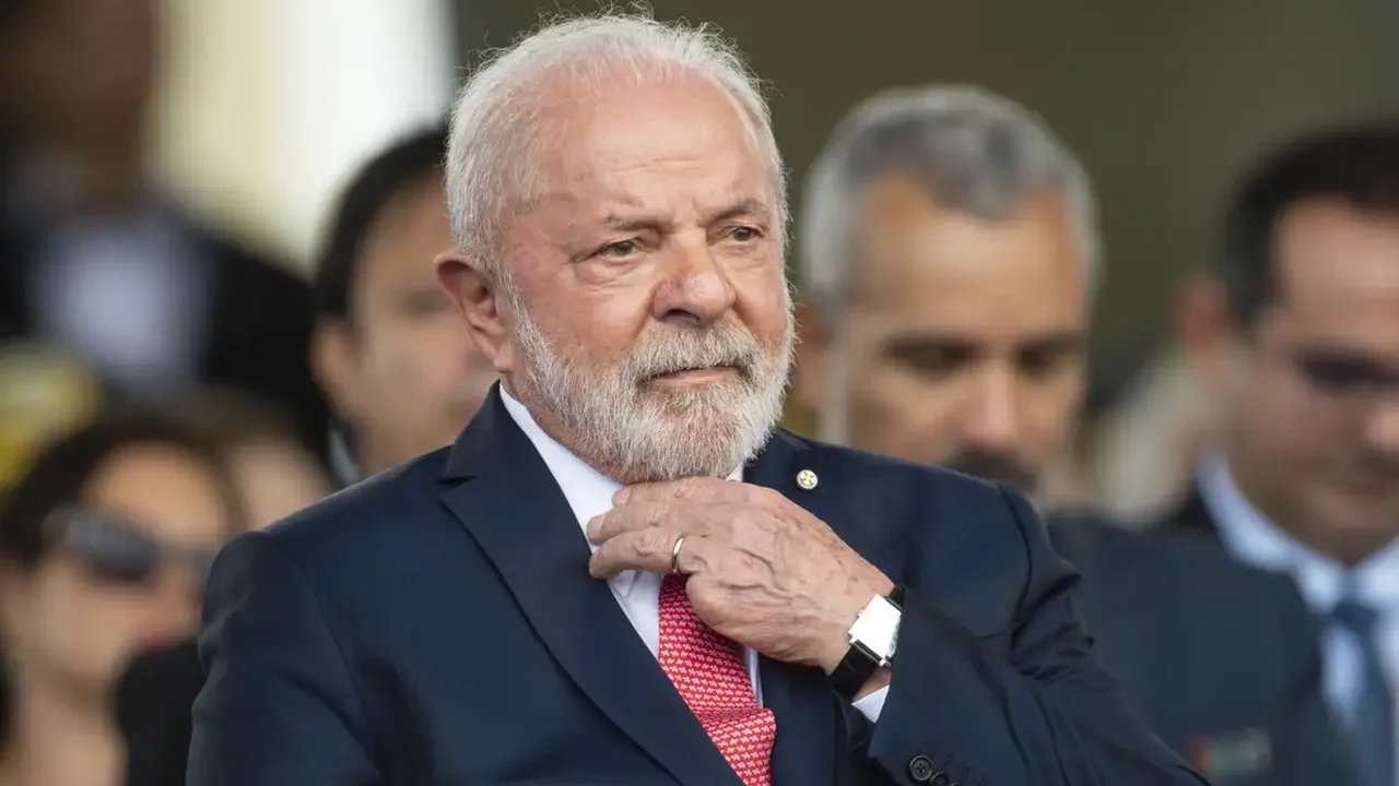 Lula diz que Brasil só participará de debate sobre paz quando Putin e Zelensky sentarem à mesa