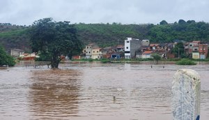 Ruas da cidade Porto da Folha amanheceram alagadas após o último final de semana. / Foto: Foto: Reprodução/Redes Sociais