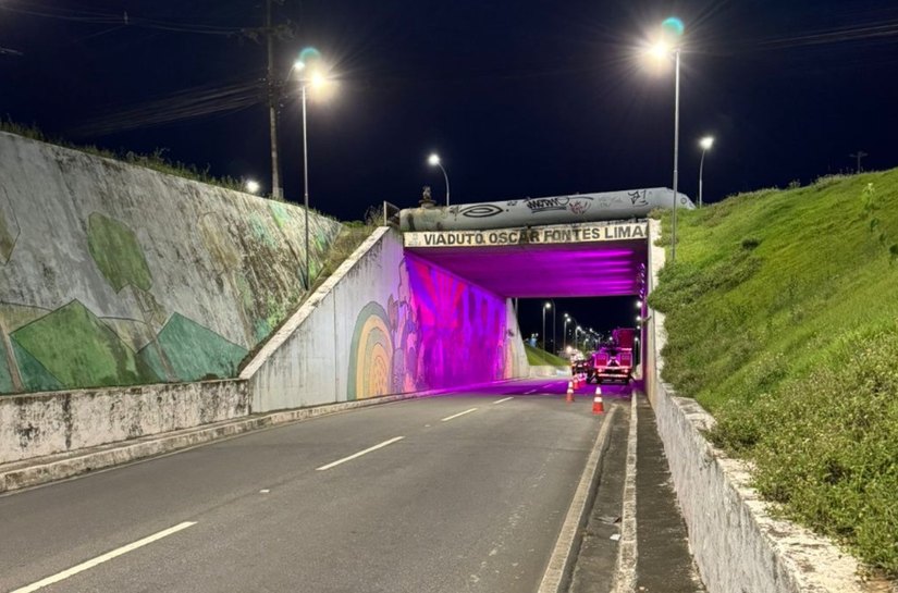 Iluminação cênica em viadutos integra campanhas educativas