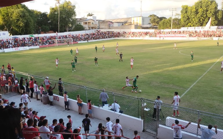 Coruripe perde para o Penedense e está fora da final da Copa Alagoas