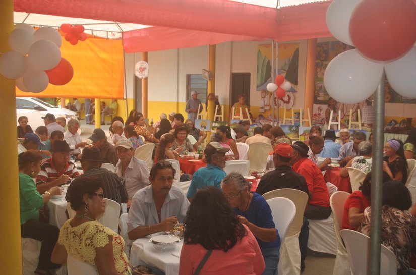 Associação dos Aposentados comemora Dia das Mães em Arapiraca