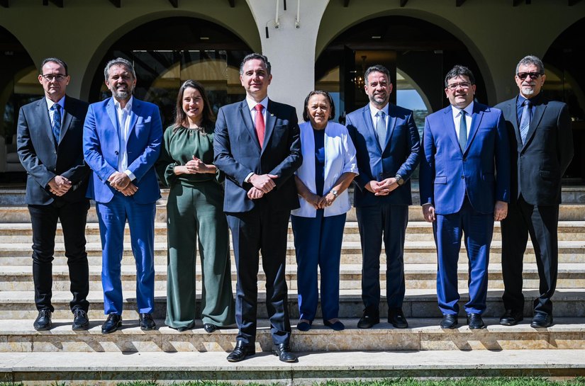 Governador se reúne com presidente do Senado para discussão sobre renegociação de dívidas