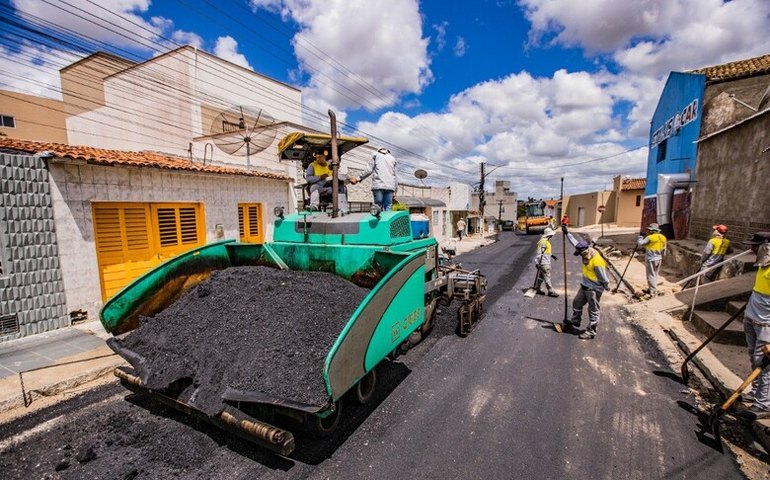 Prefeitura de Arapiraca e Governo de Alagoas criam novos corredores de tráfego e melhoram a mobilidade urbana
