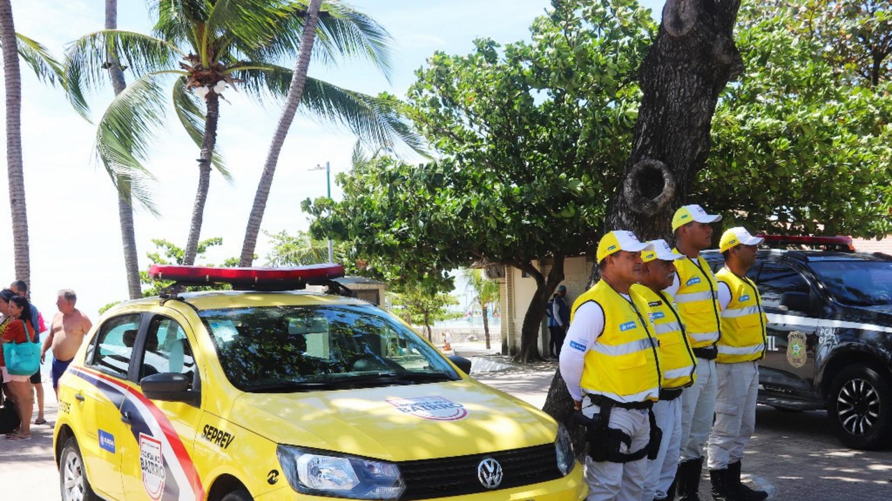 Ronda no Bairro prende jovem por furto de caixa de som em barraca da Ponta Verde