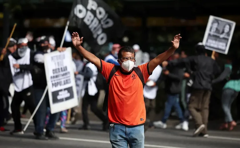 Central sindical argentina anuncia greve geral contra governo Milei