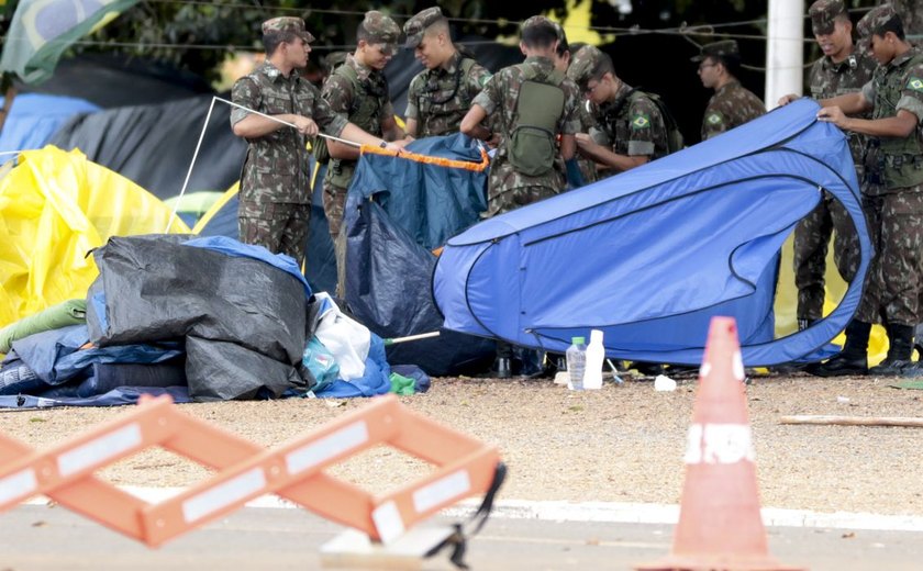 PGR denuncia casal por arrecadar R$ 1 mi para acampamento golpista