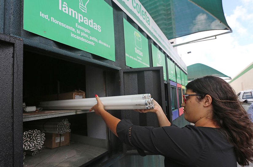 TJ/AL entrega mais de sete toneladas de lixo para cooperativa de reciclagem