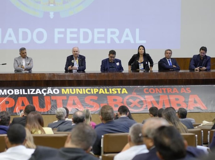 Liderados por Ziulkoski, gestores discutem pautas no Congresso Nacional