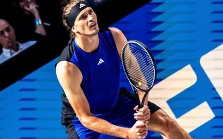Zverev supera Ruud em duelo pelo topo da chave e fica a um set das semifinais do ATP Finals