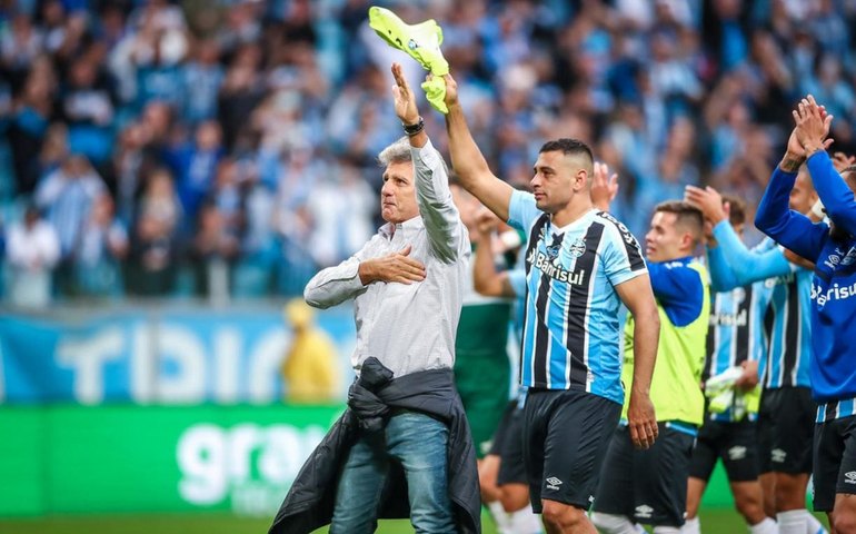 Diante de 50 mil, Grêmio vira sobre o Vasco na estreia de Renato Gaúcho