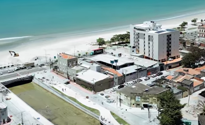 Trecho revitalizado da orla foi apresentado pelo prefeito em vídeo