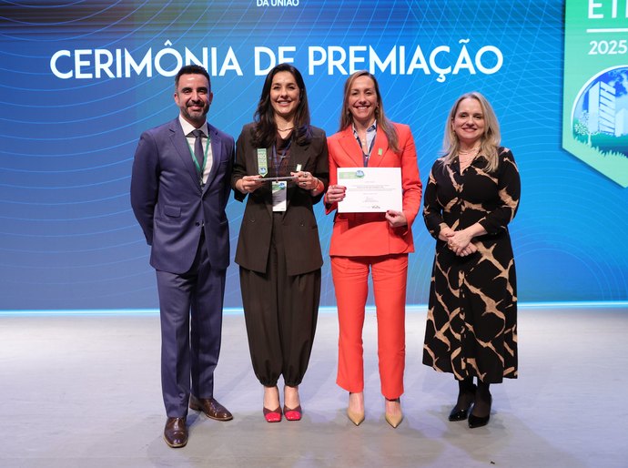Aprende Brasil Educação celebra selo de integridade concedido pela CGU