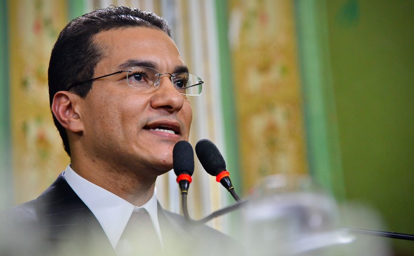 Presidente do PRB defende reformas política e tributária só para 2026