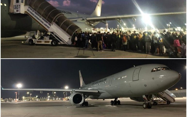 Primeiros brasileiros resgatados de Israel chegam a Brasília em avião da FAB