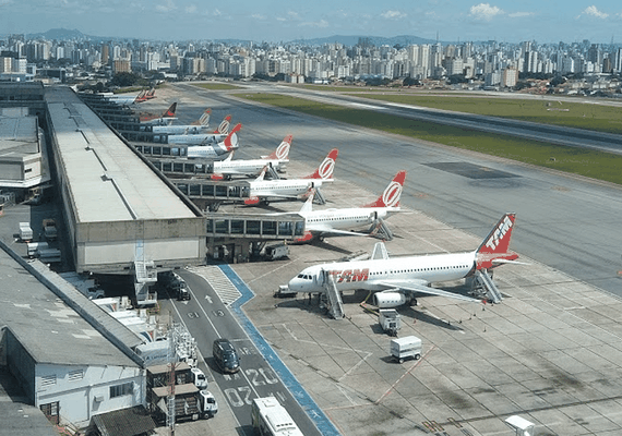 Congonhas vive dia de caos com atrasos e cancelamentos de voos