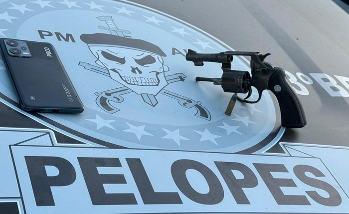 PM apreende 13 armas de fogo e mais de 31kg de drogas durante a última semana no ano