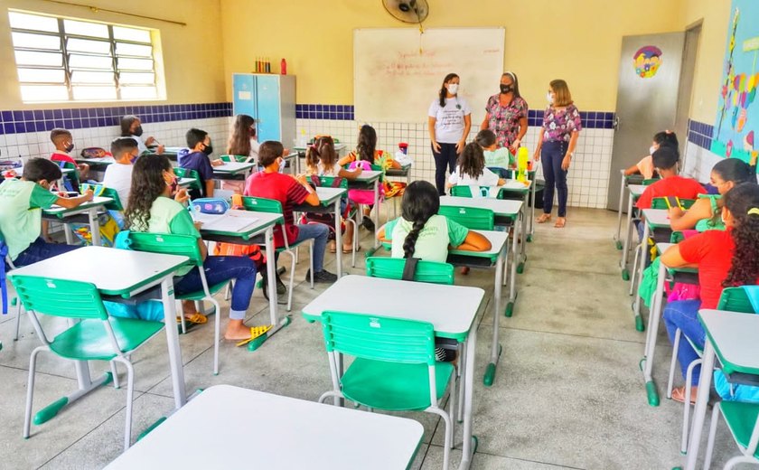 Brasil terá Pé-de-Meia para licenciaturas, diz ministro da Educação