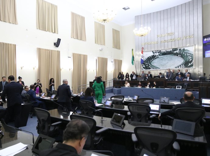Parlamentares da ALE analisam dez vetos encaminhados pelo Poder Executivo
