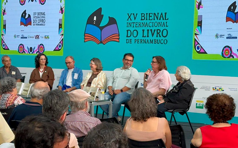 Livraria do Senado vendeu 7,8 mil livros na Bienal do Livro de Pernambuco