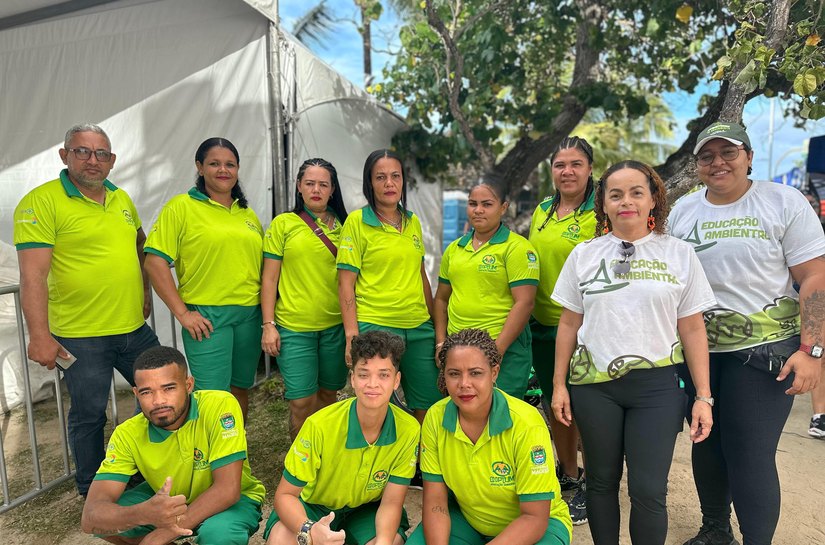 Prefeitura realiza coleta seletiva em evento de corrida na orla de Maceió