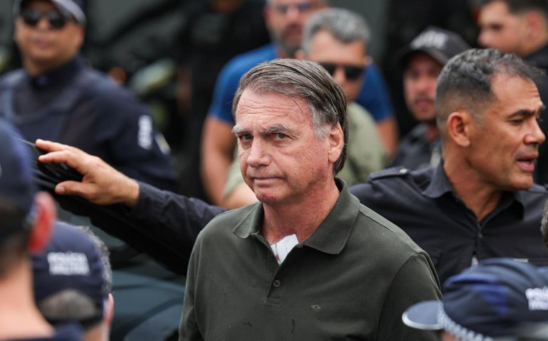 STF autoriza cirurgia de Bolsonaro, mas nega prisão domiciliar