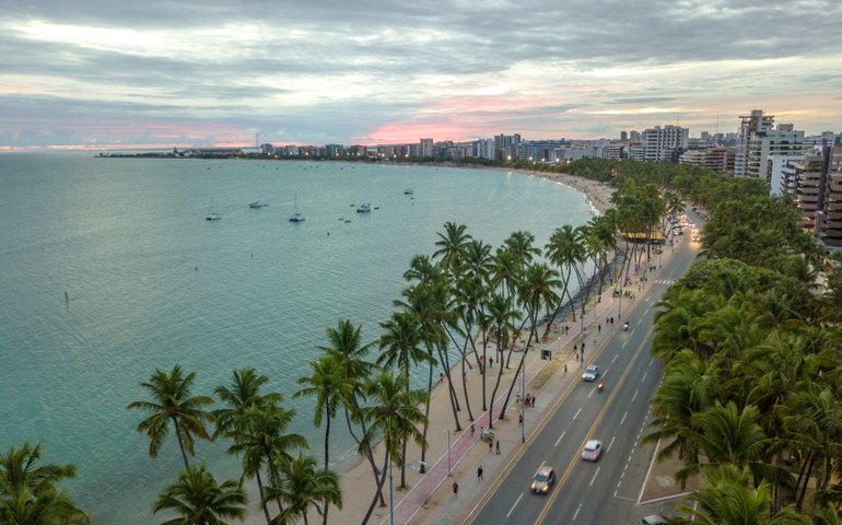 Maceió e Portugal são os destinos mais vendidos para os feriados em 2023, aponta CVC