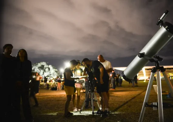 'Cometa do Século' passará perto da Terra e poderá ser visto no Brasil