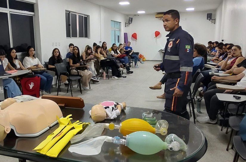 Samu nas Escolas retoma atividades em 2025 com formação de acadêmicos e ações lúdicas em escolas de Maceió