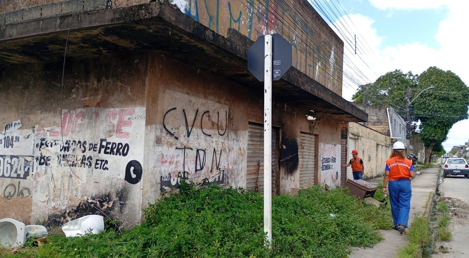 População pode denunciar imóveis abandonados com risco de colapso ligando para 199.