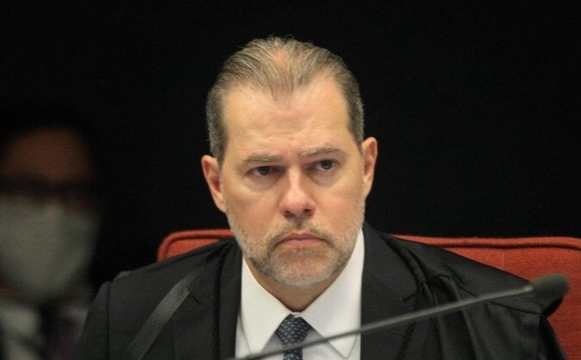 Dias Toffoli defende pisos regionais para enfermeiros e auxiliares