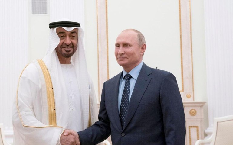 Presidente dos EAU, Mohamed bin Zayed Al Nahyan, chega ao Kremlin para se reunir com Vladimir Putin