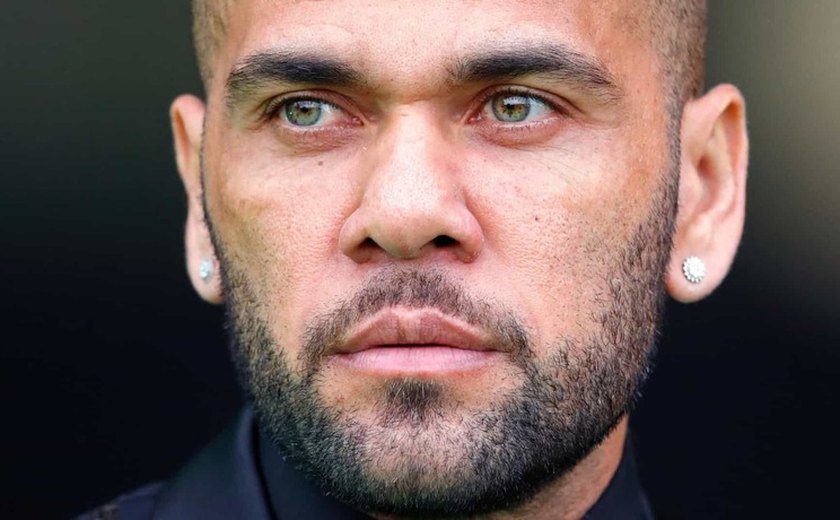 DNA de Daniel Alves é encontrado em mulher que o acusa de estupro, diz jornal