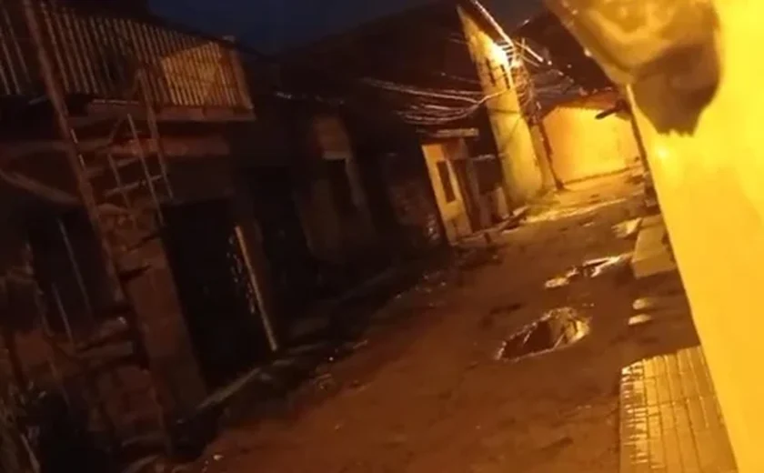 Disputa entre facções causa noite de tiroteio no bairro Clima Bom